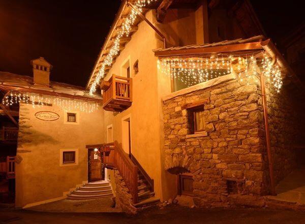 Отель Le Petit Relais Вальпеллин Экстерьер фото